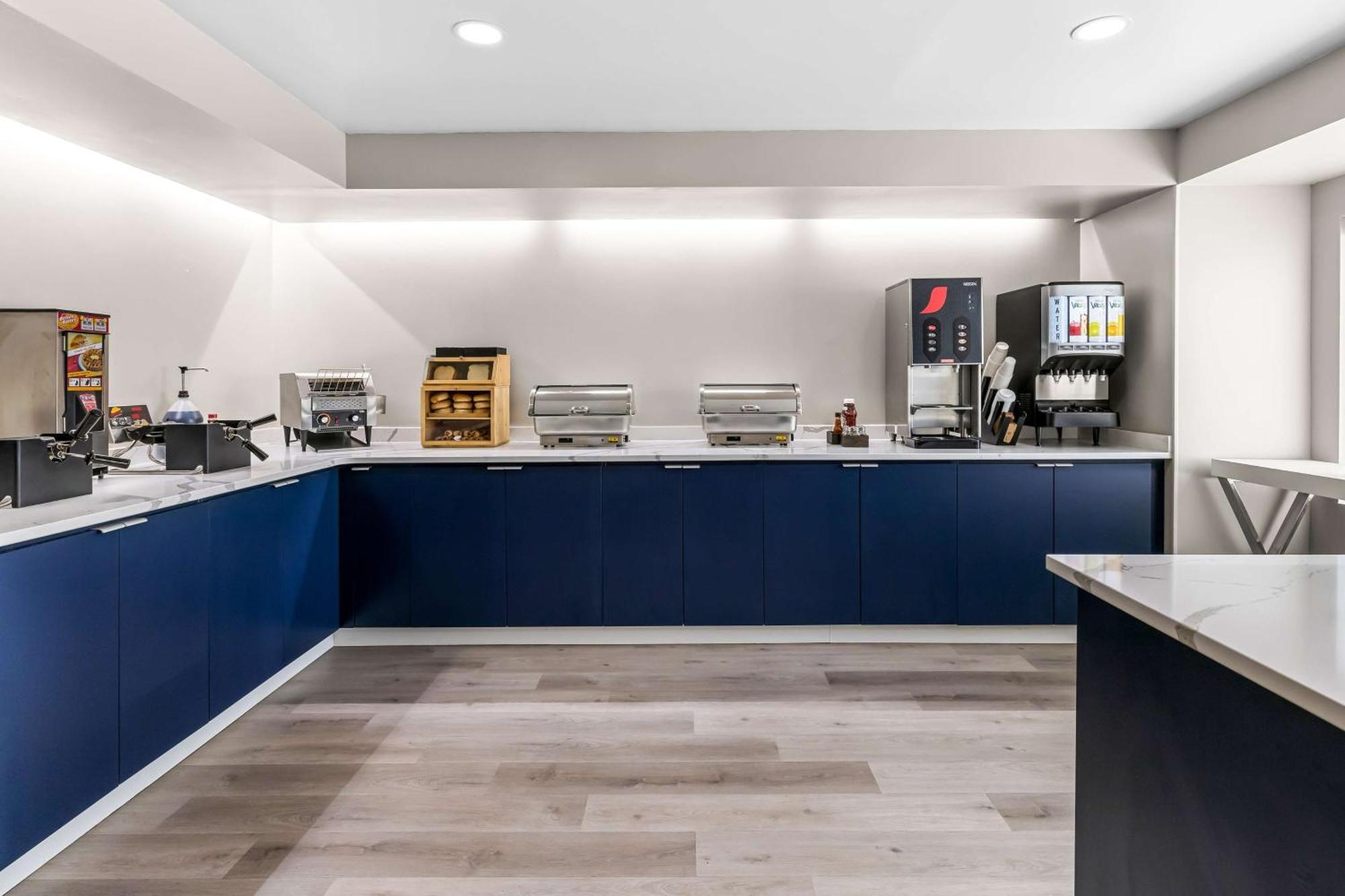 Best Western Buffalo Inn & Suites Εξωτερικό φωτογραφία