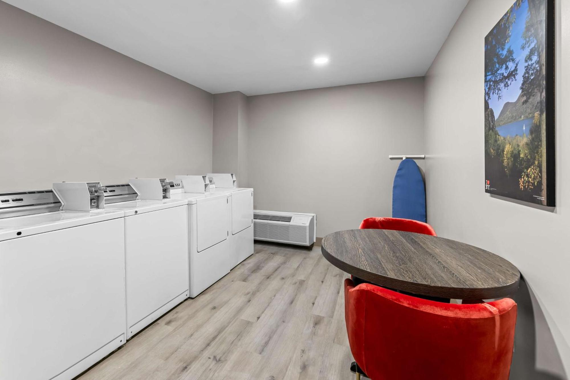 Best Western Buffalo Inn & Suites Εξωτερικό φωτογραφία